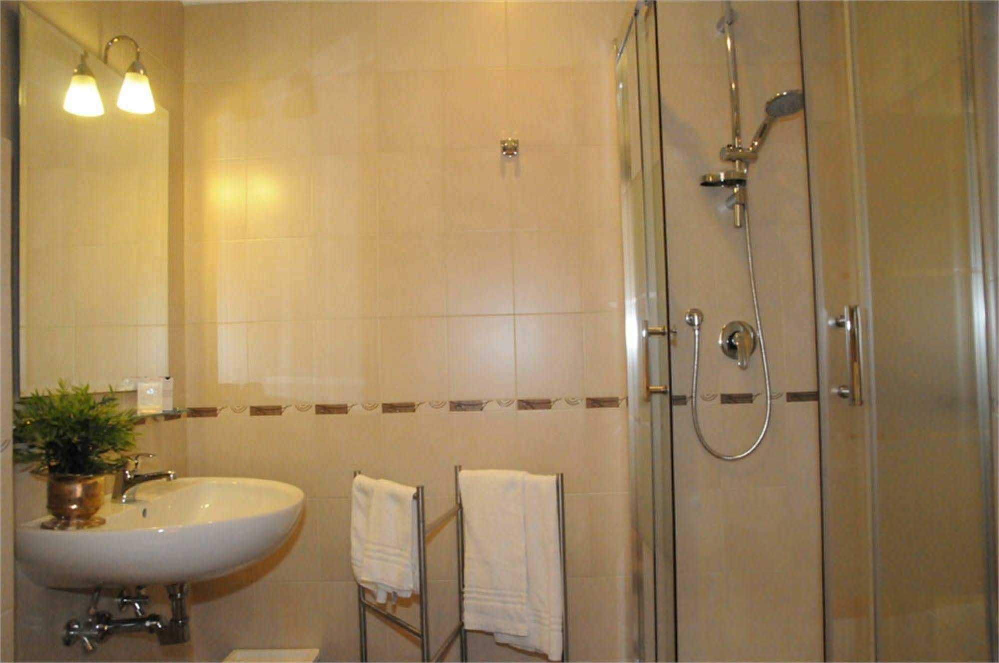 Vatican New Life B&B โรม ภายนอก รูปภาพ